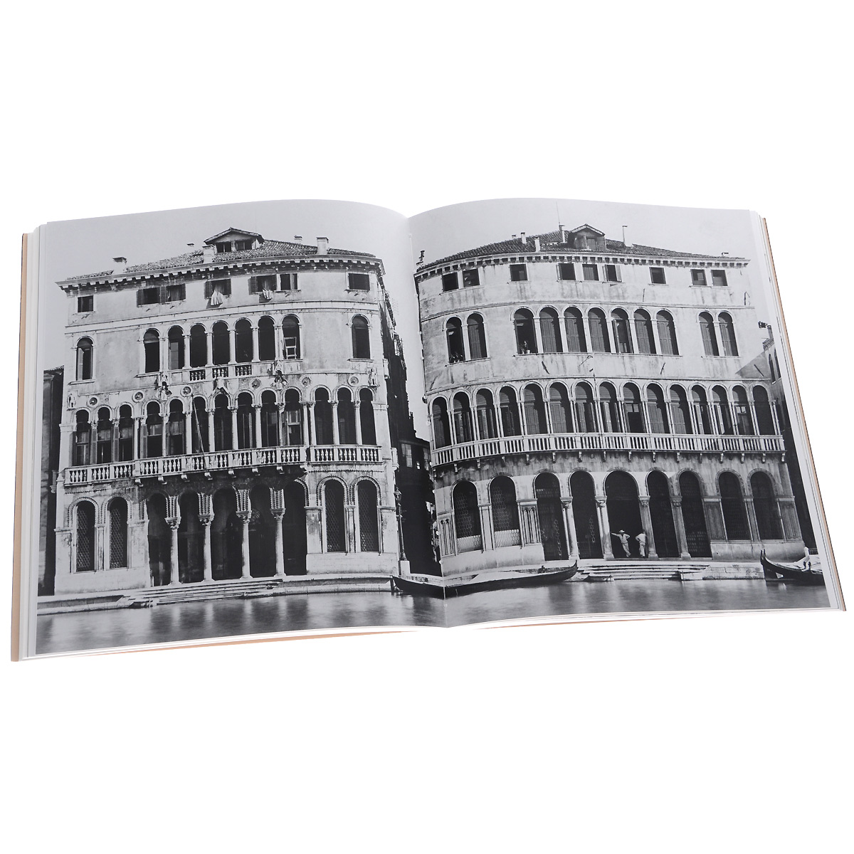 Главная улица Венеции. Большой канал в итальянских фотографиях конца XIX - начала XX века развивается уверенно утверждая
